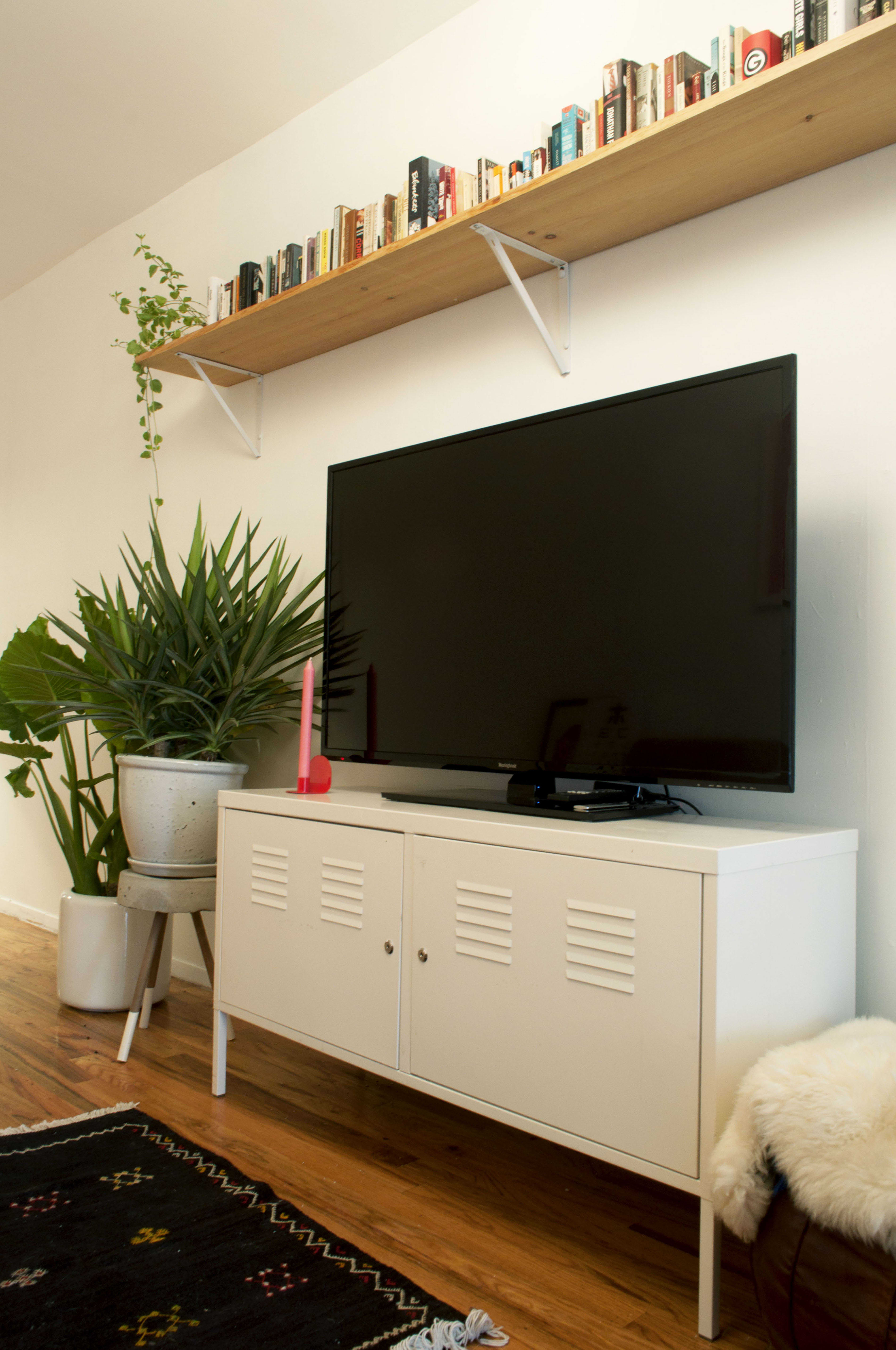 House Tour A Railroad Apartment in NYC Apartment Therapy